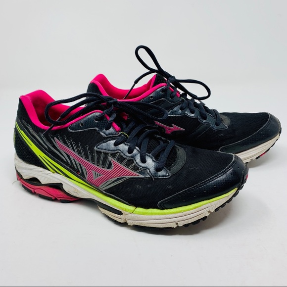 Mizuno Shoes - MIZUNO black and pink women’s running sneakers Mizuno Shoes - MIZUNO black and pink women’s running sneakers